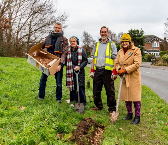 Common Connections officer David Tibbatts, Bobbie Sutherland and Paul Kearsley from Emersons Green Town Council, and Councillor Louise Harris at the bulb planting