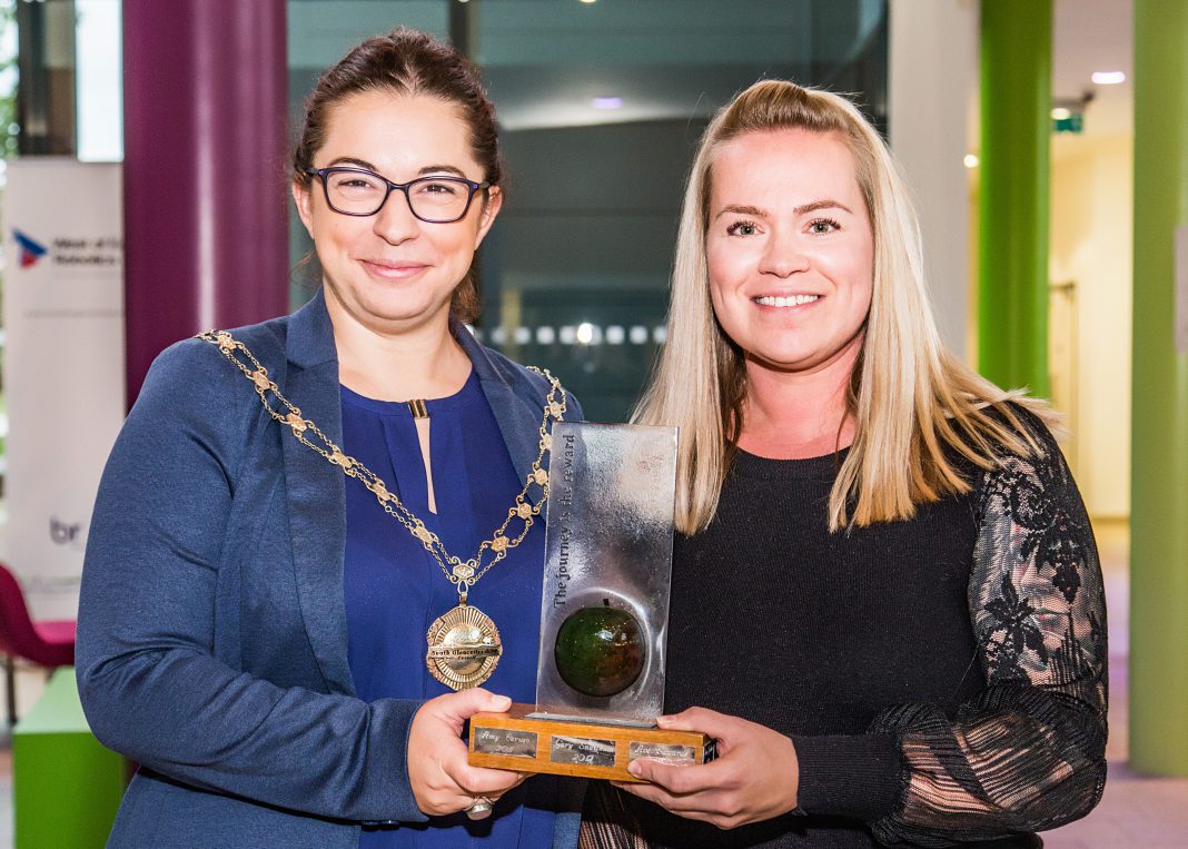 Emma Sutherland and Cllr Rachael Hunt